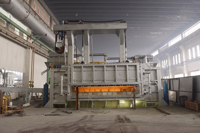 Aluminum smelting furnace