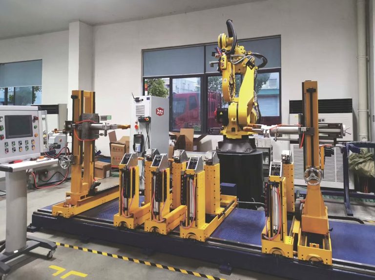 1-robot-taping-machine