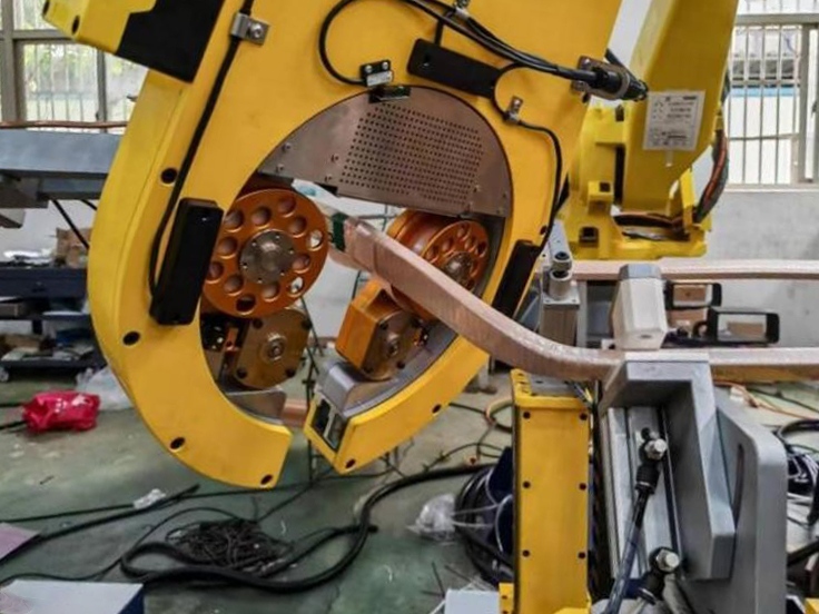 7-robot-taping-machine