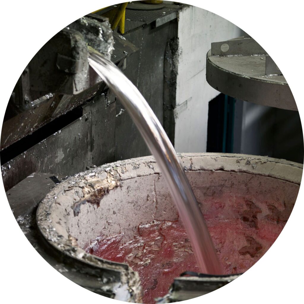 Molten aluminum